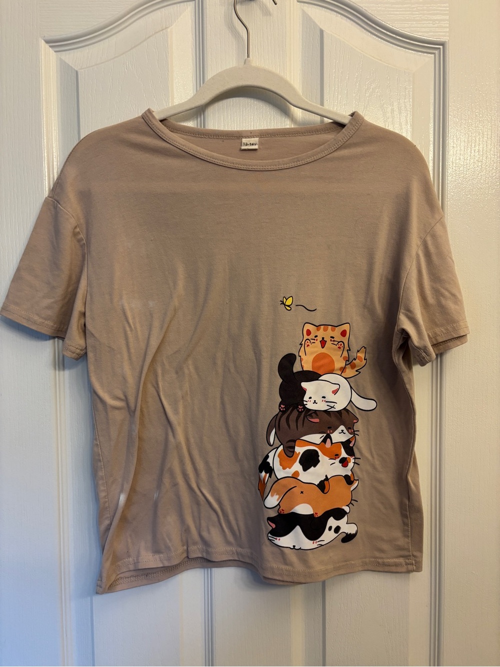 Cat Stack Graphic Tee & Cutoff Jean Shorts ~ Small Shirt & Medium Jean Shorts - Picture 9 of 15